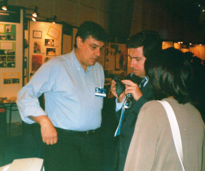 Prof. Mariano Gago em 1999, durante uma exposição do Observatório Aeroespacial de Oeiras